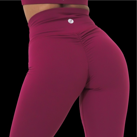 Alpha wear scrunched booty leggings - Picture 4 of 9